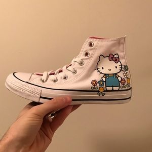 Hello Kitty Converse